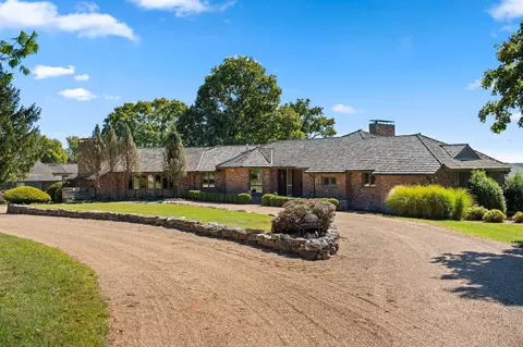 Exterior - 3886 E Hawthorne Hill Ln, Springfield, MO 65809 photo 3 of 27