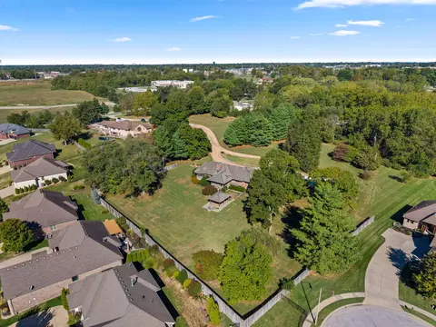 View/Area - 3886 E Hawthorne Hill Ln, Springfield, MO 65809 photo 2 of 8
