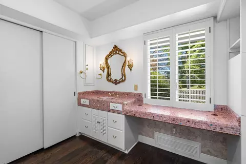 Bath - 3886 E Hawthorne Hill Ln, Springfield, MO 65809 photo 1 of 4