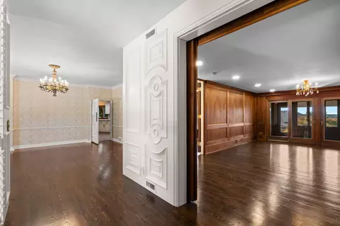 Entry Way - 3886 E Hawthorne Hill Ln, Springfield, MO 65809 photo 2 of 7