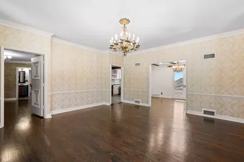 Dining - 3886 E Hawthorne Hill Ln, Springfield, MO 65809 photo 3 of 3