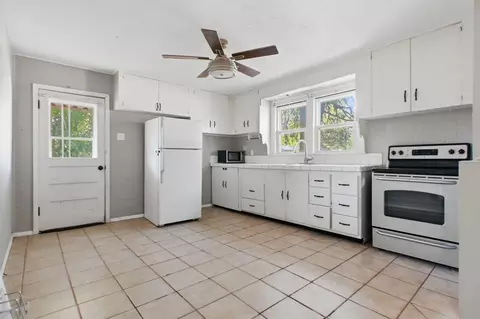 Other - 1405 W Benton St, Buffalo, MO 65622 photo 2 of 7