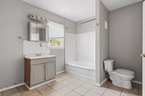Bath - 1405 W Benton St, Buffalo, MO 65622 photo 2 of 2