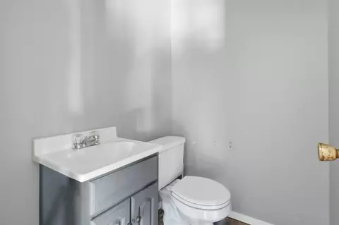 Bath - 1405 W Benton St, Buffalo, MO 65622 photo 1 of 2