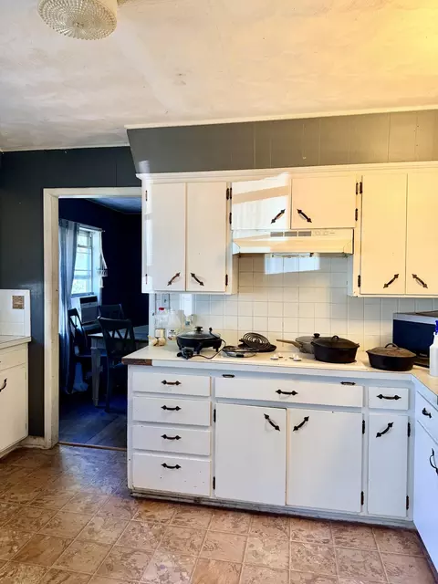 Kitchen - 237 W School St, Everton, MO 65646 photo 2 of 4