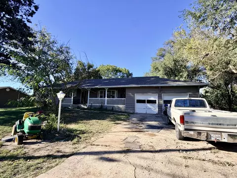 Exterior - 237 W School St, Everton, MO 65646 photo 2 of 5