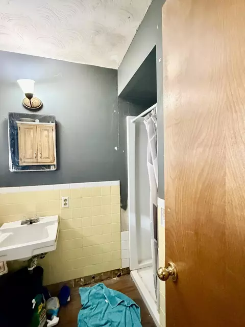 Bath - 237 W School St, Everton, MO 65646 photo 2 of 2