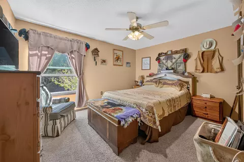 Bedroom - 1144 Keystone Rd, Reeds Spring, MO 65737 photo 2 of 3