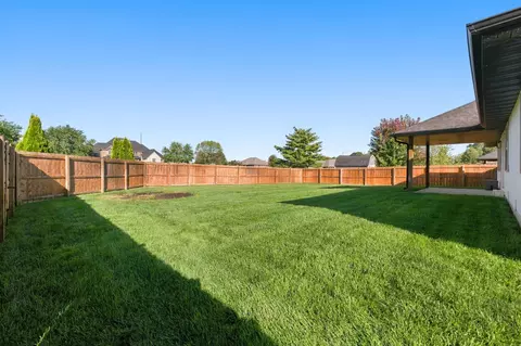 Exterior - 413 N Maplecrest Dr, Nixa, MO 65714 photo 8 of 8