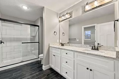 Bath - 413 N Maplecrest Dr, Nixa, MO 65714 photo 1 of 3