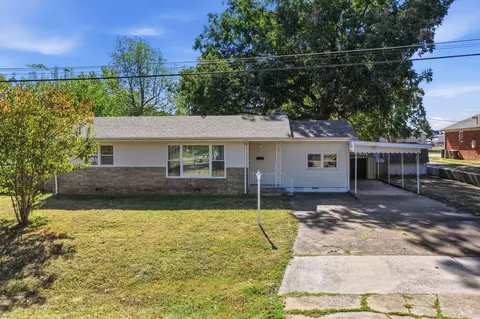 Exterior - 310 E Freeman St, Bolivar, MO 65613 photo 9 of 9