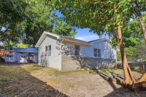 Exterior - 310 E Freeman St, Bolivar, MO 65613 photo 7 of 9