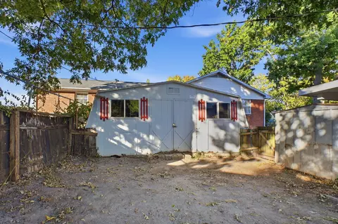 Exterior - 310 E Freeman St, Bolivar, MO 65613 photo 5 of 9