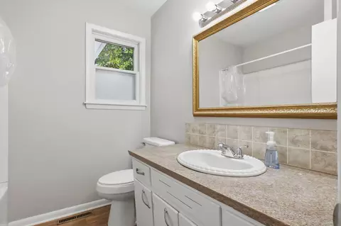Bath - 310 E Freeman St, Bolivar, MO 65613 photo 1 of 2