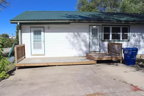 Exterior - 232 E Miller St, Mansfield, MO 65704 photo 2 of 3