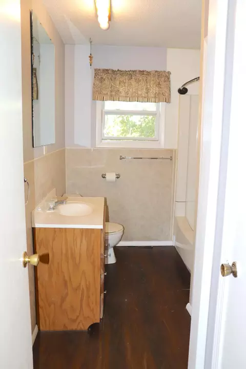 Bath - 232 E Miller St, Mansfield, MO 65704 photo 1 of 2