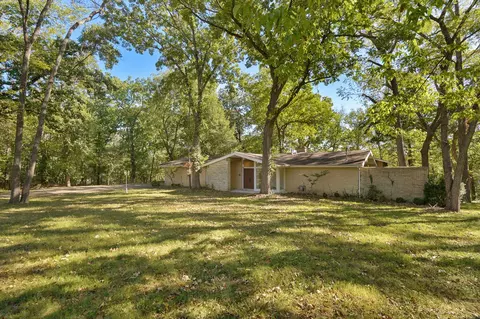 Exterior - 706 S Pearson Dr, Springfield, MO 65809 photo 2 of 13