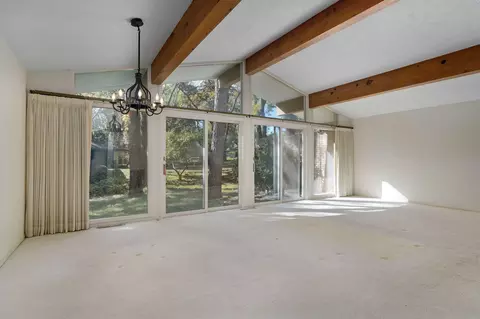 Living - 706 S Pearson Dr, Springfield, MO 65809 photo 4 of 13