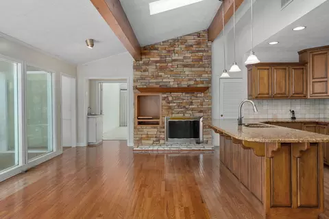 Living - 706 S Pearson Dr, Springfield, MO 65809 photo 7 of 13