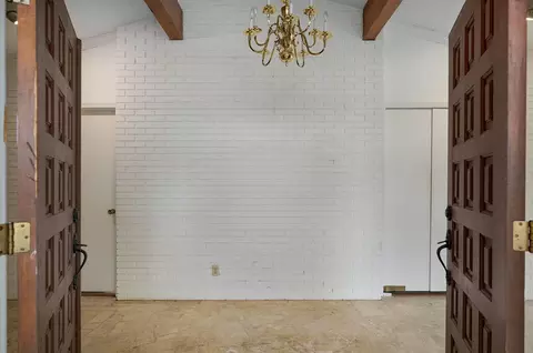 Entry Way - 706 S Pearson Dr, Springfield, MO 65809 photo 1 of 7