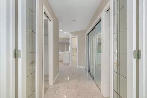 Entry Way - 706 S Pearson Dr, Springfield, MO 65809 photo 6 of 7