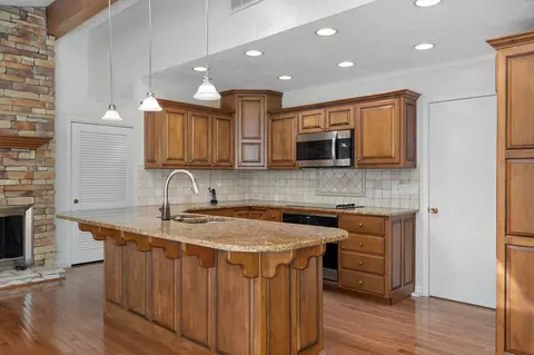 Kitchen - 706 S Pearson Dr, Springfield, MO 65809 photo 1 of 4