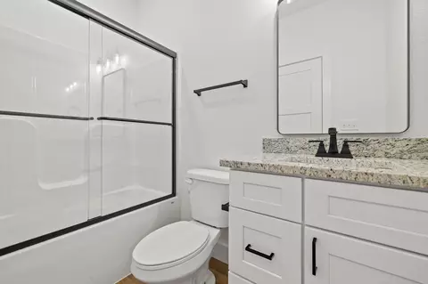 Bath - 34 Beech Dr #36, Reeds Spring, MO 65737 photo 1 of 3