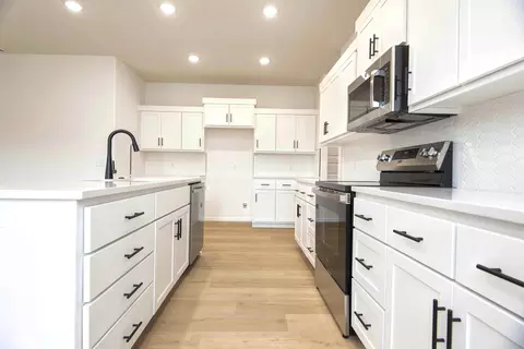 Kitchen - 5230 W Josh St #LOT 1, Springfield, MO 65802 photo 2 of 5