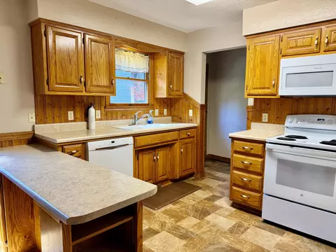 Kitchen - 34 E Dade 86 # A, Greenfield, MO 65661 photo 1 of 4