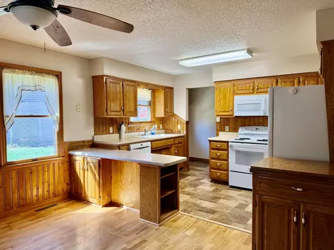 Kitchen - 34 E Dade 86 # A, Greenfield, MO 65661 photo 3 of 4