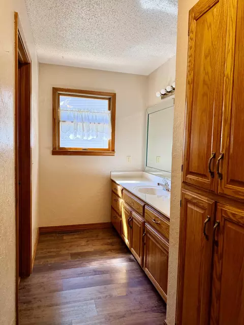 Bath - 34 E Dade 86 # A, Greenfield, MO 65661 photo 1 of 2