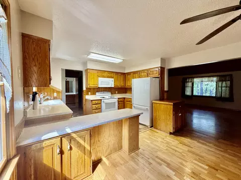Kitchen - 34 E Dade 86 # A, Greenfield, MO 65661 photo 2 of 4
