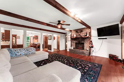 Living - 2704 W Sharon Dr, Ozark, MO 65721 photo 2 of 3