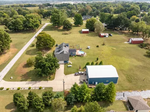 View/Area - 2704 W Sharon Dr, Ozark, MO 65721 photo 2 of 5