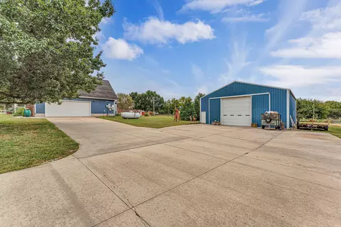 Exterior - 2704 W Sharon Dr, Ozark, MO 65721 photo 6 of 10