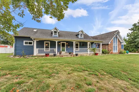 Exterior - 2704 W Sharon Dr, Ozark, MO 65721 photo 2 of 10