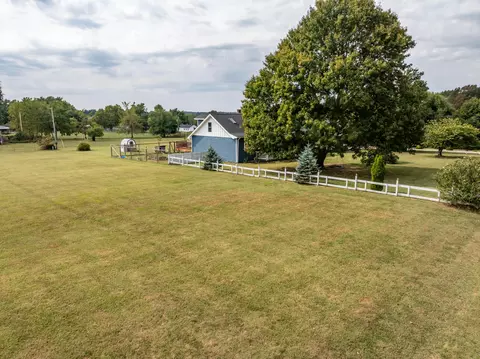 Exterior - 2704 W Sharon Dr, Ozark, MO 65721 photo 9 of 10