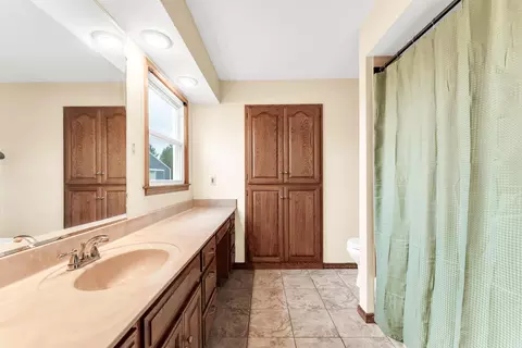 Bath - 2704 W Sharon Dr, Ozark, MO 65721 photo 3 of 5
