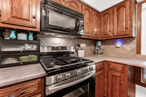Kitchen - 2704 W Sharon Dr, Ozark, MO 65721 photo 3 of 3