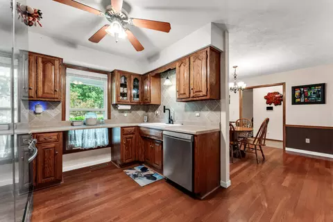 Kitchen - 2704 W Sharon Dr, Ozark, MO 65721 photo 2 of 3