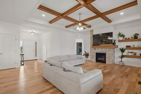 Living - 1215 W Sage Ct, Springfield, MO 65810 photo 2 of 3