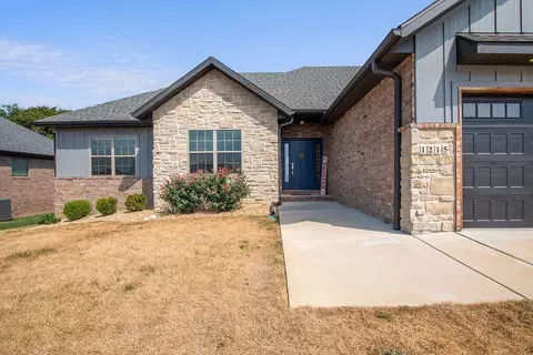 Exterior - 1215 W Sage Ct, Springfield, MO 65810 photo 3 of 8