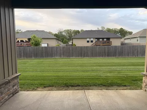 Exterior - 885 W Logan St # E, Rogersville, MO 65742 photo 2 of 4