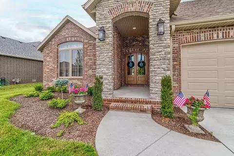 760 S Thornridge Dr, Springfield, MO 65809 photo 2