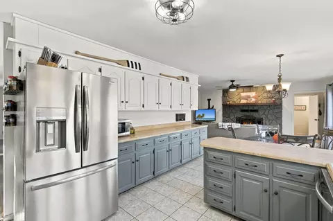 Kitchen - 620 Parnell Cir, Branson, MO 65616 photo 5 of 5