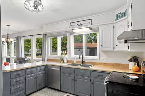 Kitchen - 620 Parnell Cir, Branson, MO 65616 photo 2 of 5