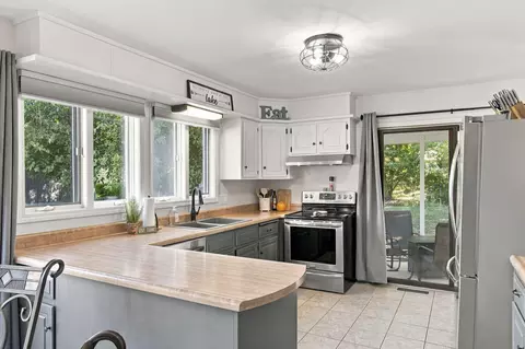 Kitchen - 620 Parnell Cir, Branson, MO 65616 photo 3 of 5