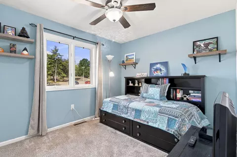 Bedroom - 620 Parnell Cir, Branson, MO 65616 photo 6 of 7