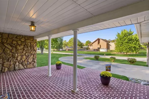 Exterior - 620 Parnell Cir, Branson, MO 65616 photo 3 of 20