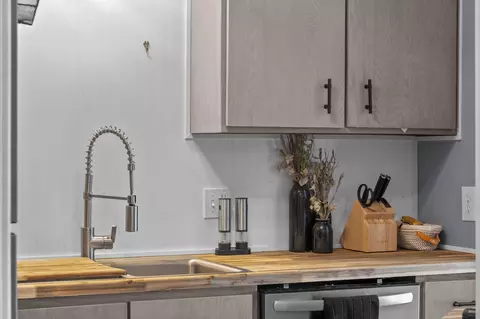 Kitchen - 259 Buckingham Dr, Branson, MO 65616 photo 8 of 8